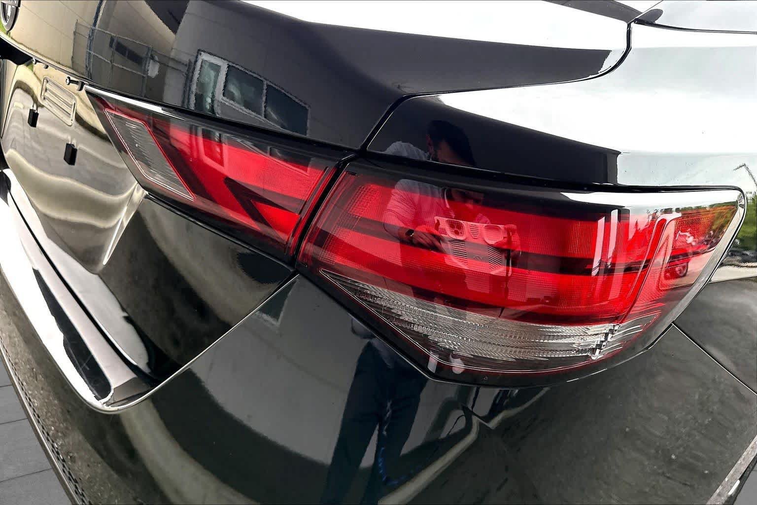 Used 2025 Nissan Sentra SV FWD image 29