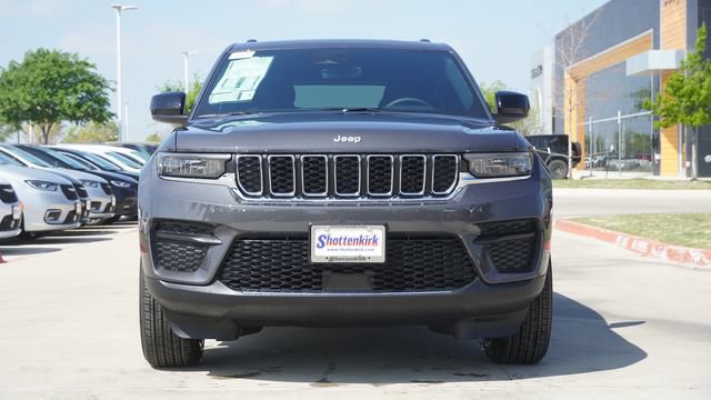 New 2026 Jeep Grand Cherokee Laredo X RWD image 2