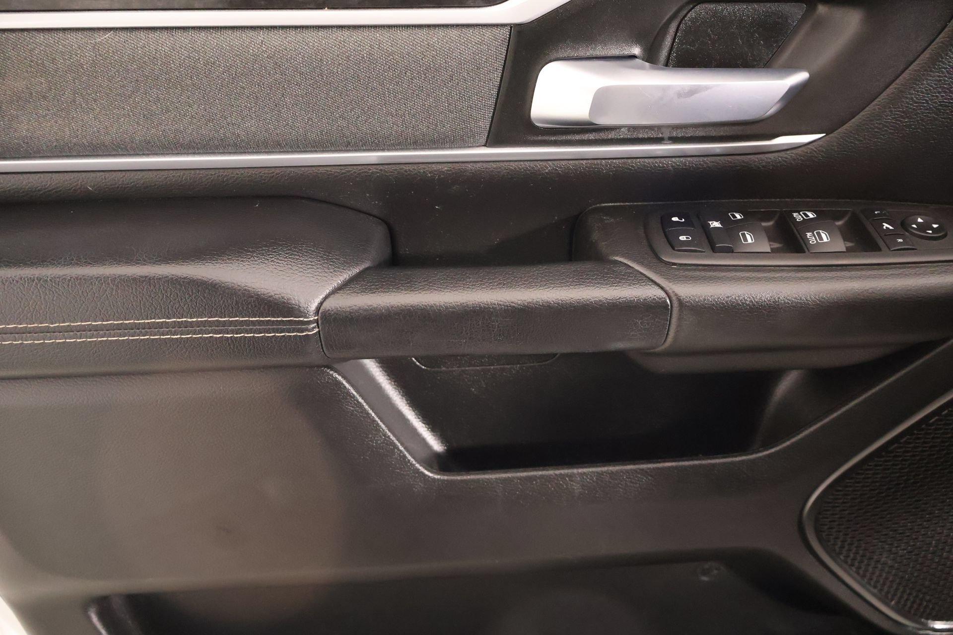 Used 2023 RAM 1500 Big Horn AWD/4WD image 16