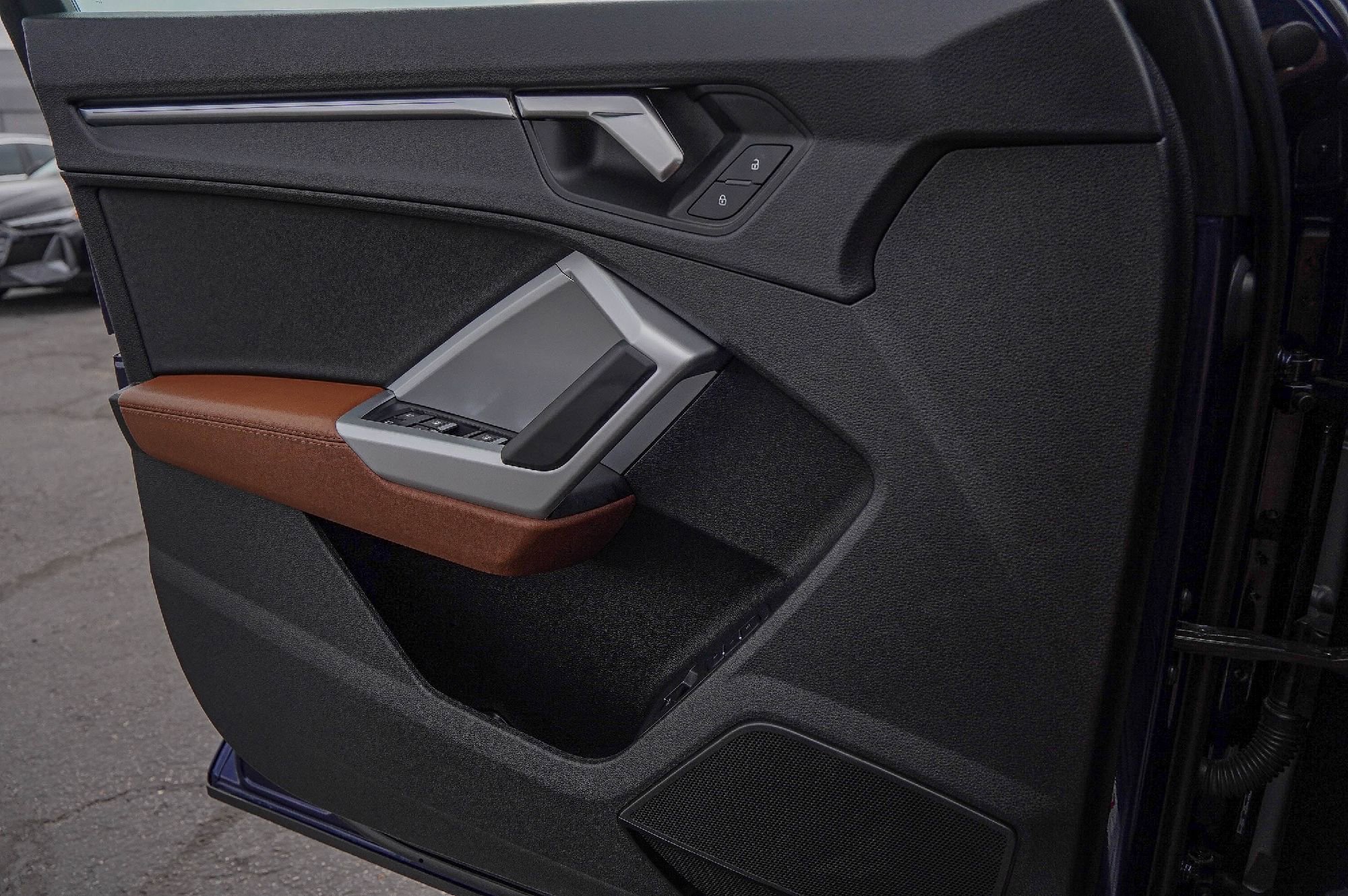 Certified 2025 Audi Q3 2.0T Premium Plus w/ Premium Plus Package image 21