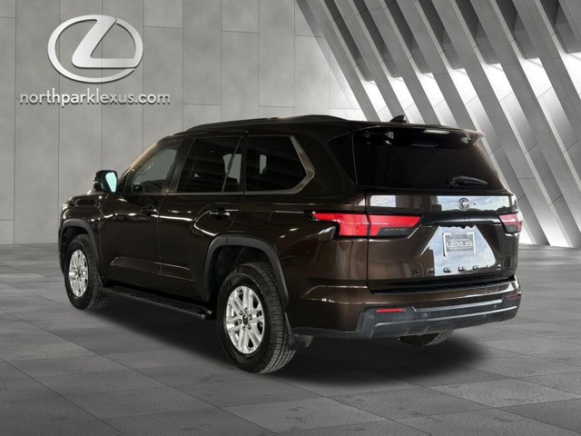 Used 2024 Toyota Sequoia SR5 w/ SR5 Premium Package AWD/4WD image 2
