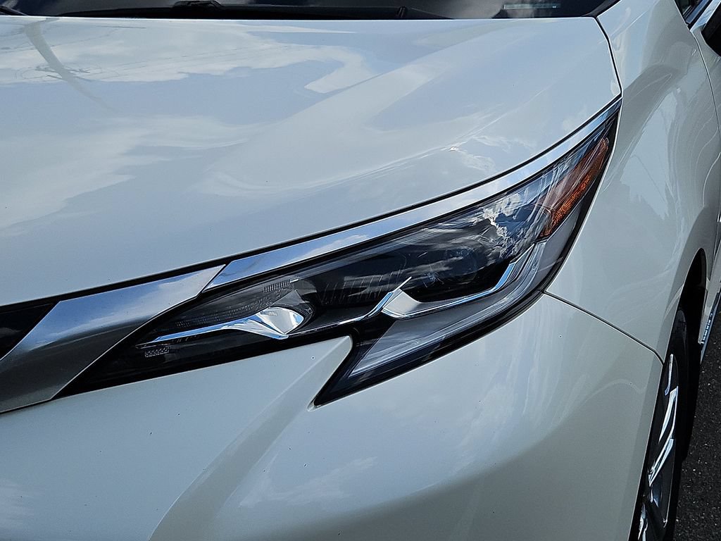 Used 2021 Toyota Sienna Platinum AWD/4WD image 10