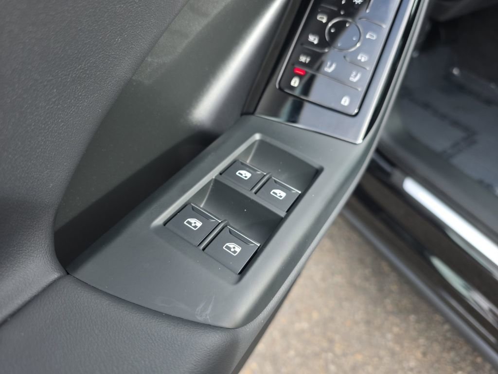 Used 2025 Audi Q6 e-tron Premium Plus w/ Premium Plus image 11