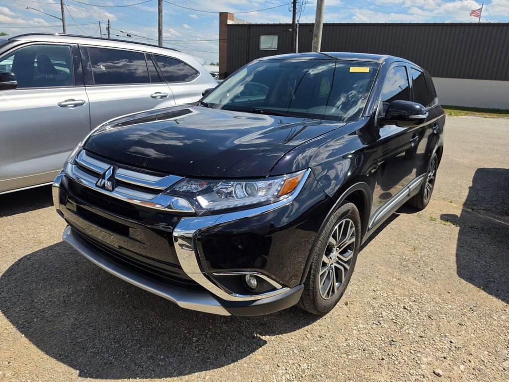 Used 2018 Mitsubishi Outlander SE FWD image 1