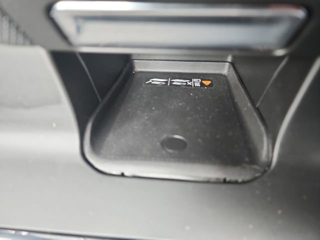 Used 2024 Chevrolet Silverado 2500 LTZ w/ LTZ Convenience Package image 29