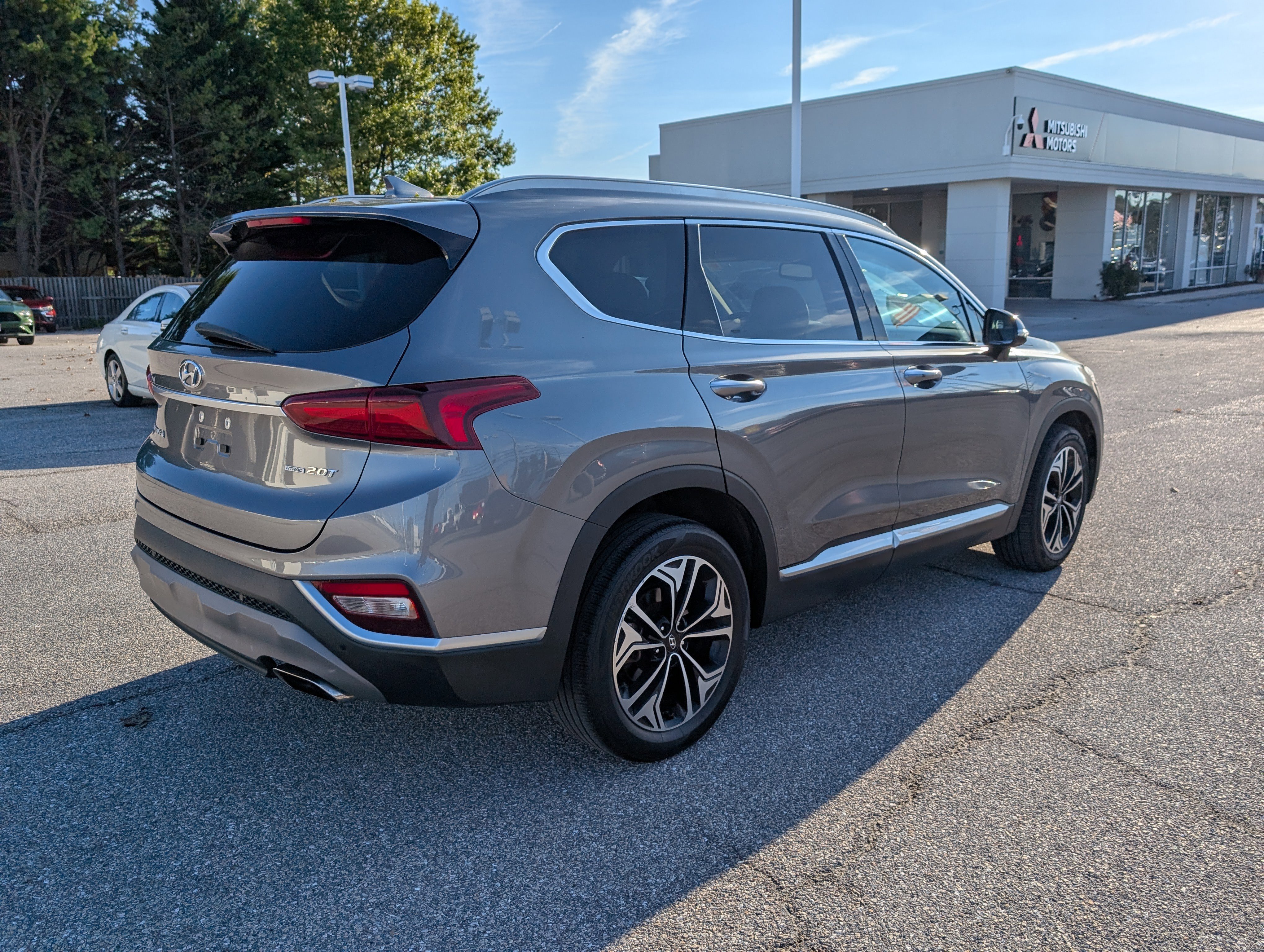 Used 2019 Hyundai Santa Fe Limited image 3