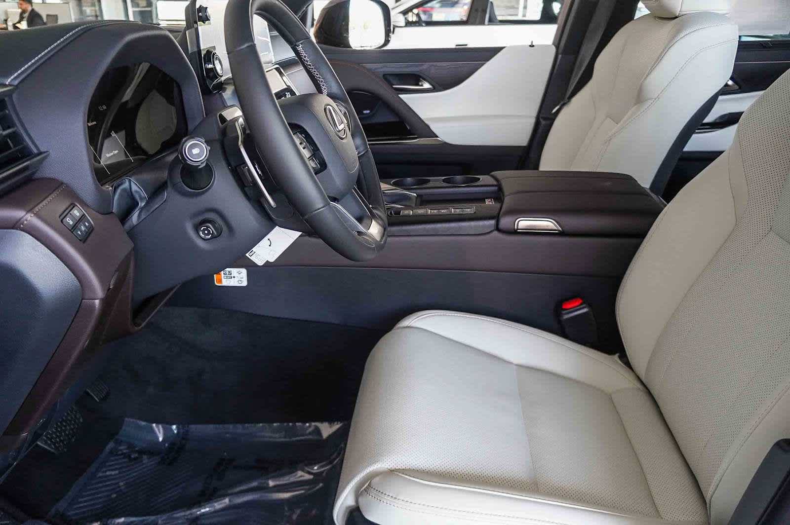 New 2026 Lexus LX 600 4WD w/ Luxury Package image 20