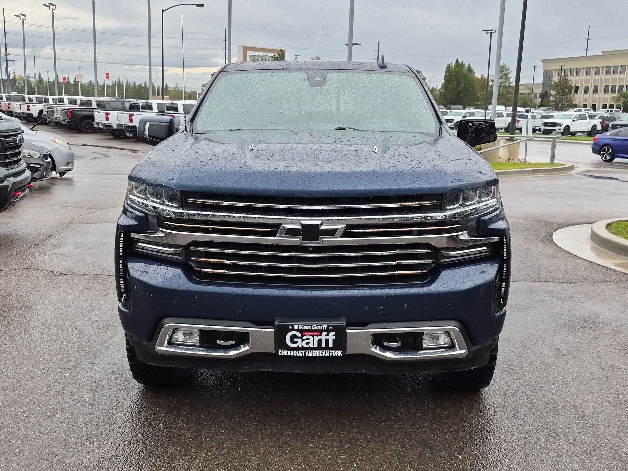 Used 2019 Chevrolet Silverado 1500 High Country w/ Technology Package AWD/4WD image 9