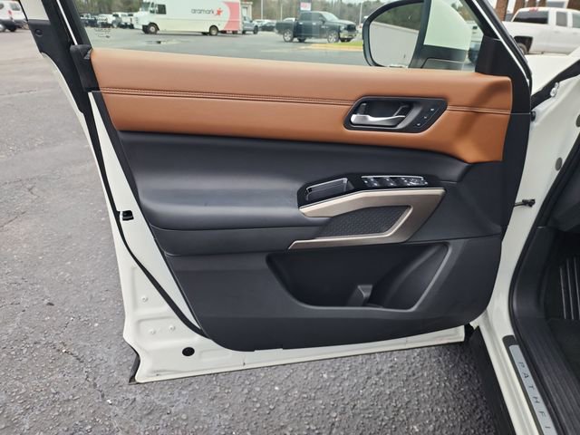 Used 2024 Nissan Pathfinder Platinum w/ Cargo Package image 9