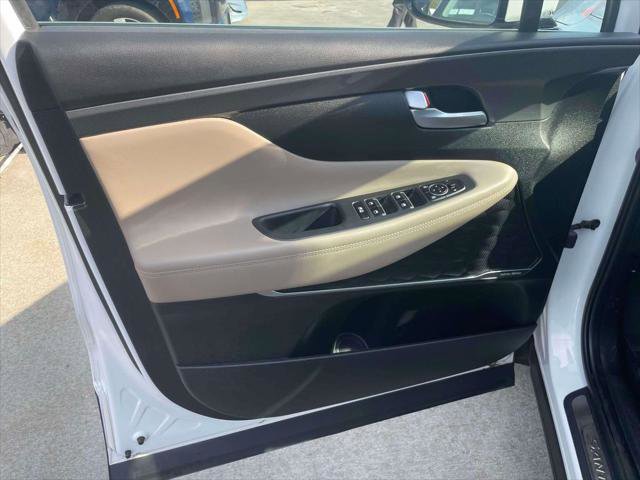 Used 2023 Hyundai Santa Fe SEL Premium image 15