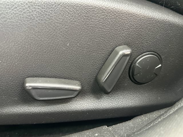 Used 2016 Ford Focus Titanium FWD image 20