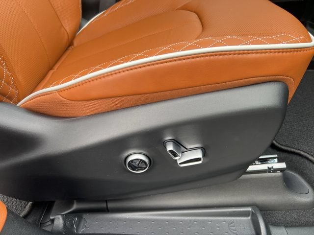 New 2026 Chrysler Pacifica Pinnacle FWD image 15