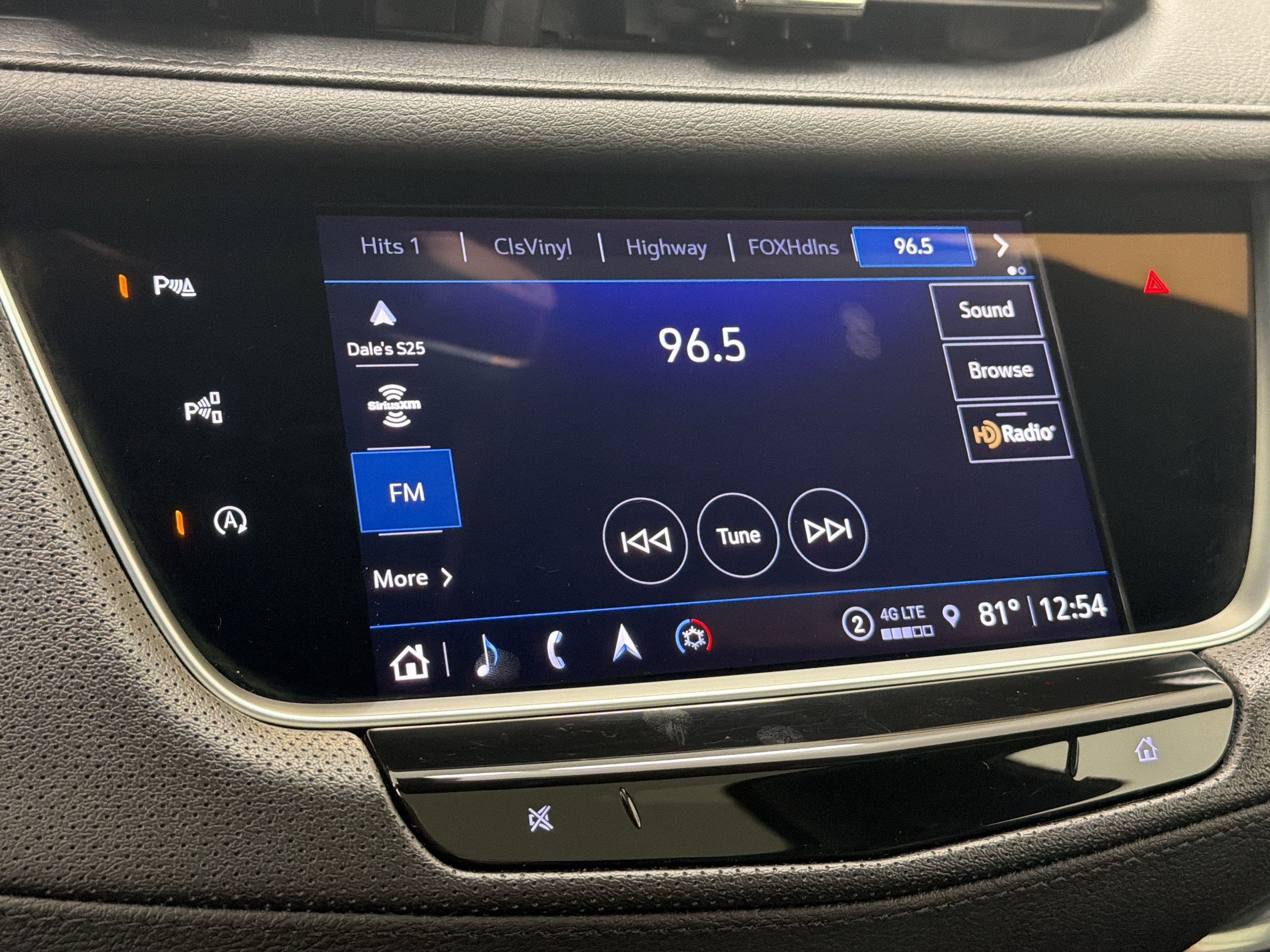 Used 2022 Cadillac XT5 Premium Luxury w/ Technology Package FWD image 23