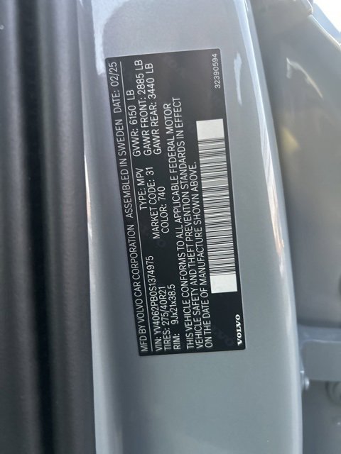 Certified 2025 Volvo XC90 B6 Plus image 28