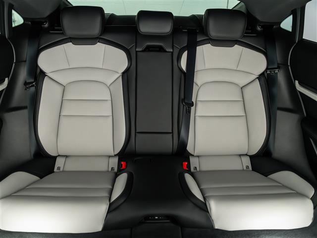 New 2025 Porsche Taycan image 31