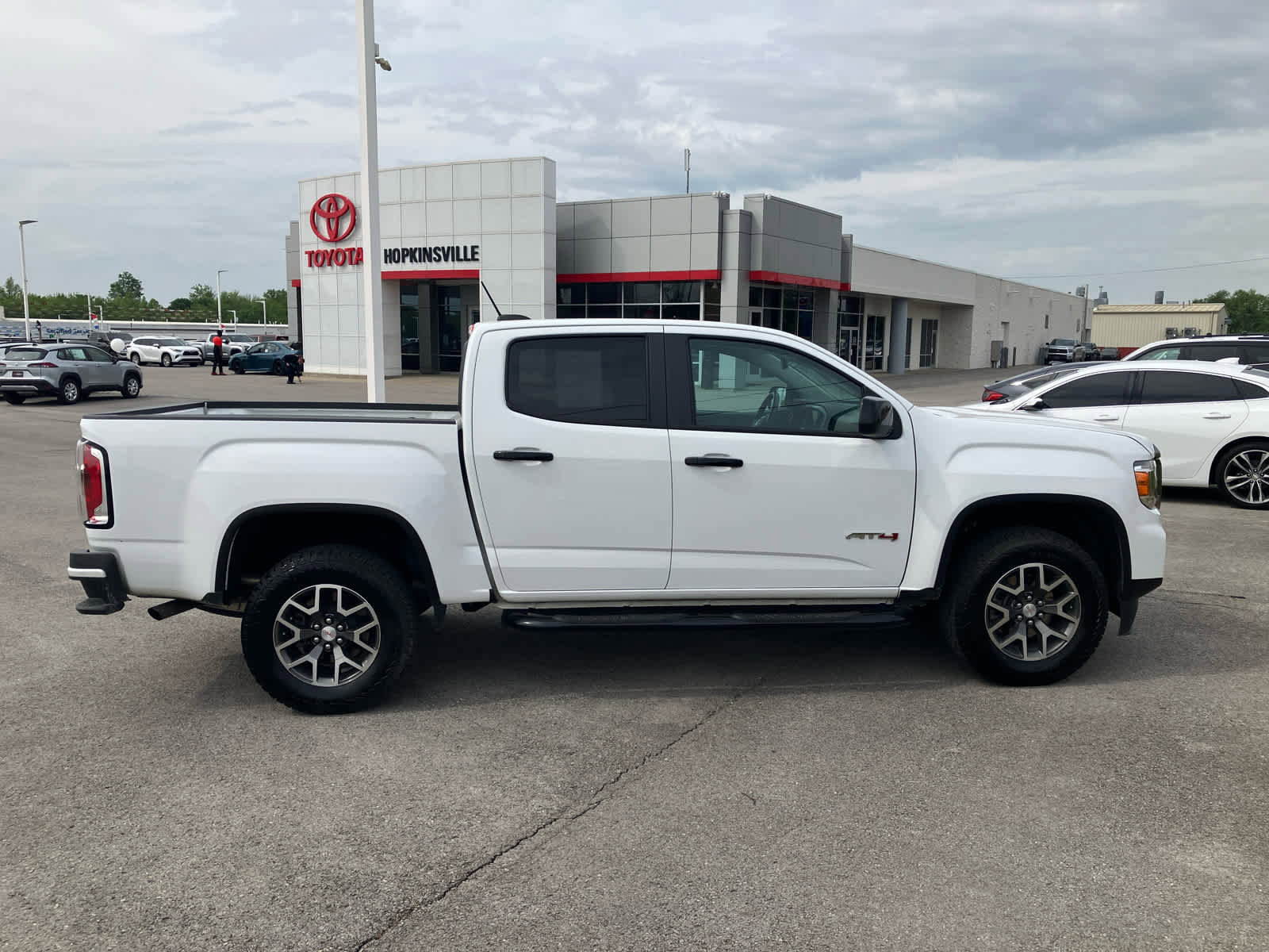 Used 2022 GMC Canyon AT4 w/ Trailering Package AWD/4WD image 8