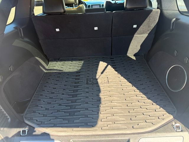 Used 2013 Jeep Grand Cherokee Overland Summit AWD/4WD image 28