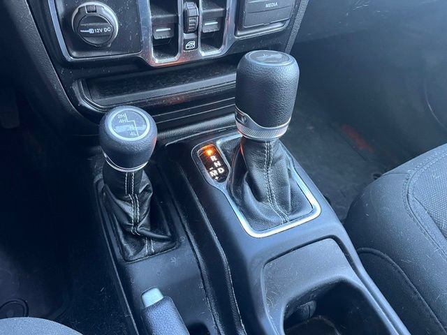Certified 2022 Jeep Wrangler Unlimited Sahara AWD/4WD image 17