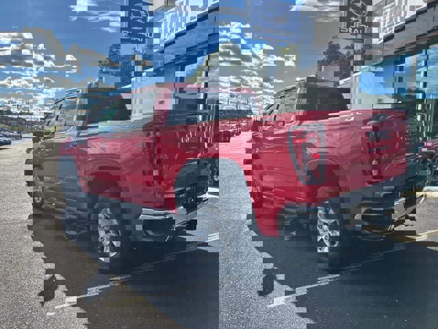 New 2026 GMC Sierra 1500 SLE w/ Preferred Package image 2