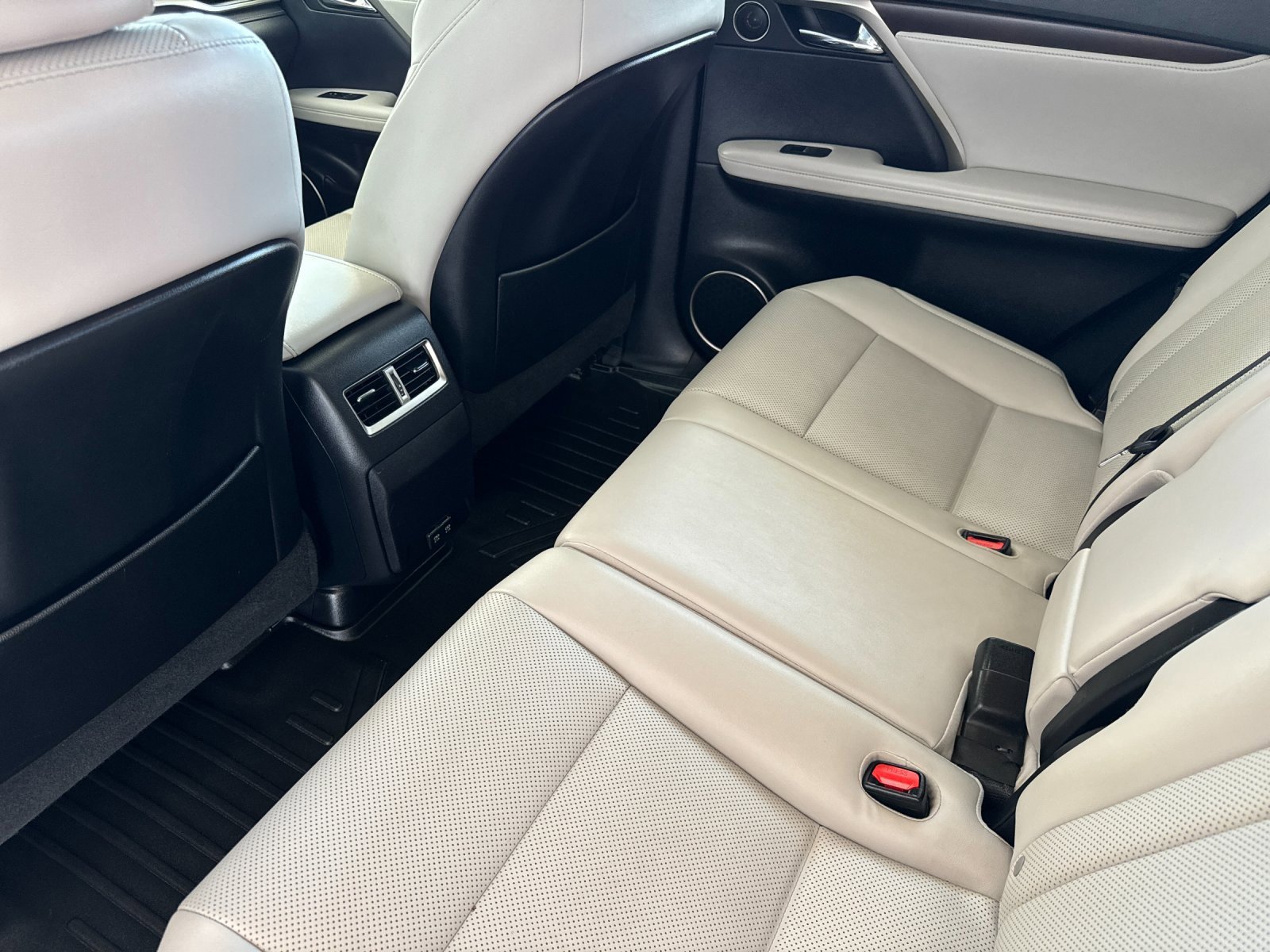 Used 2022 Lexus RX 450h AWD w/ Premium Package image 12