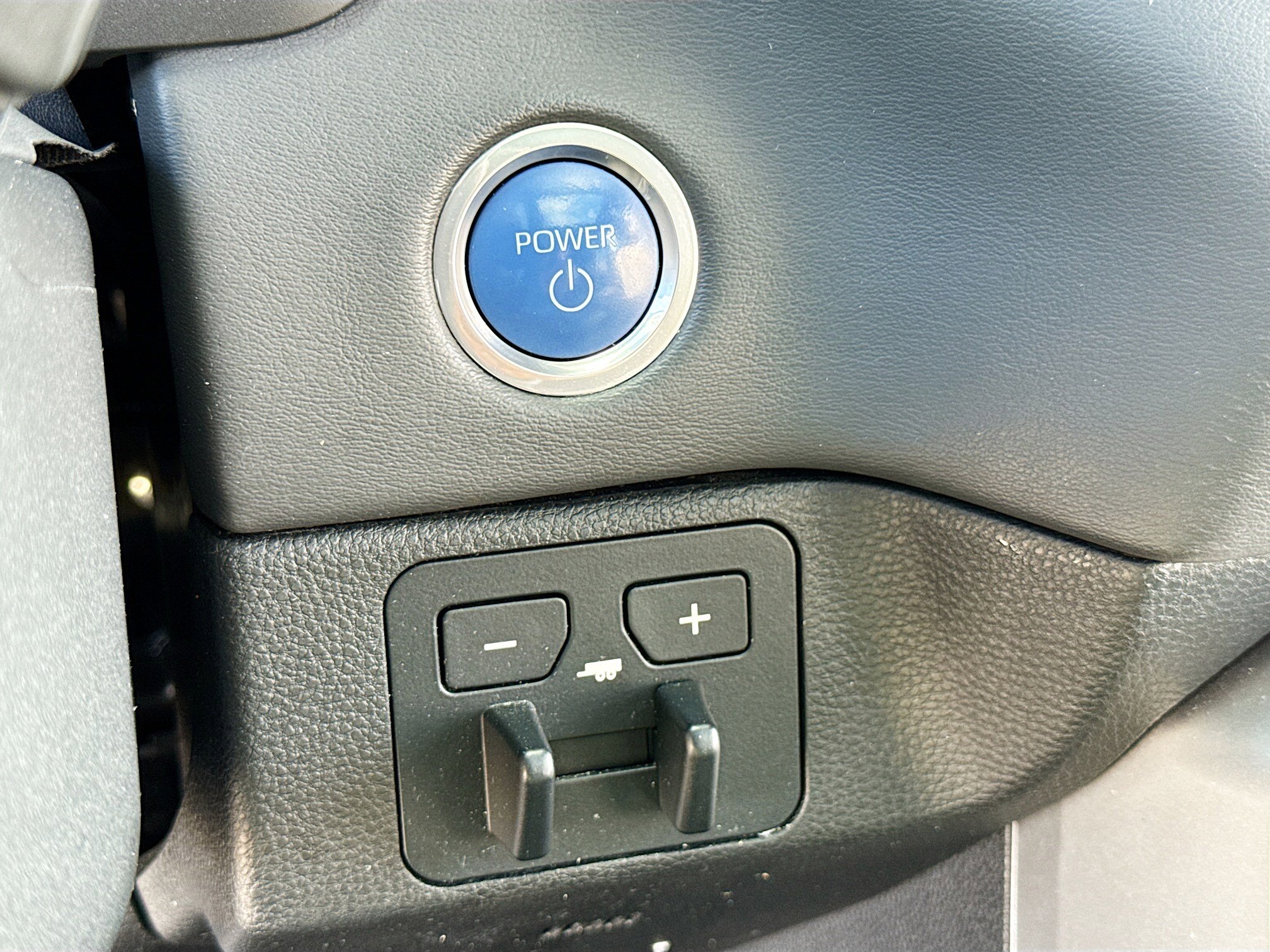 Used 2023 Toyota Sequoia Platinum image 9