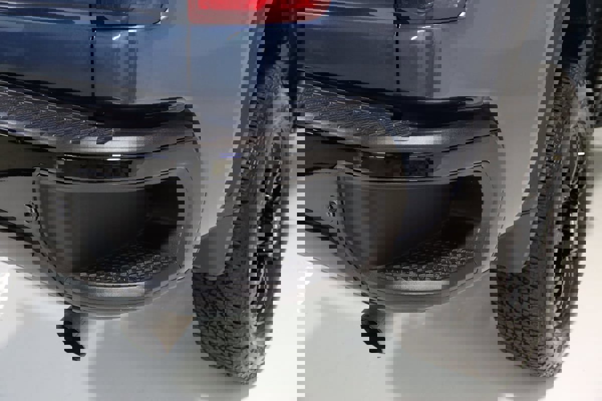 Used 2026 Chevrolet Silverado 2500 Custom w/ Custom Value Package image 16