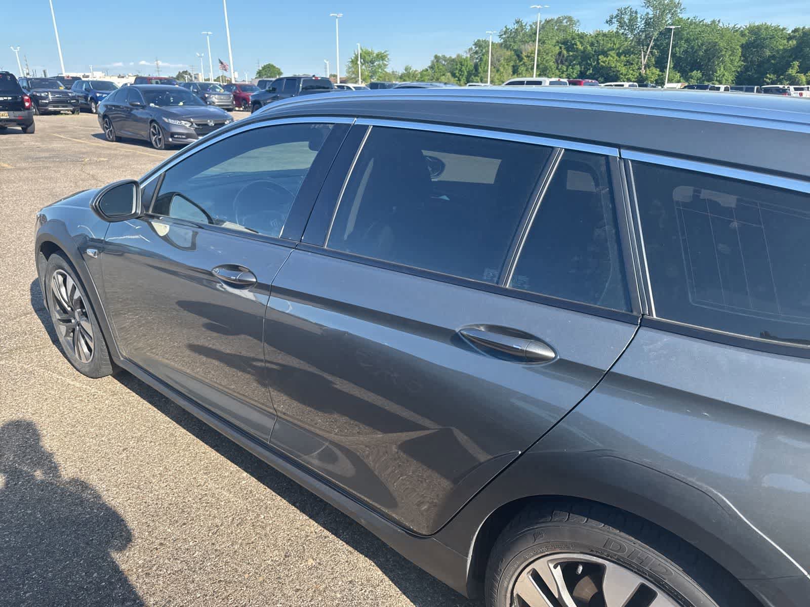 Used 2019 Buick Regal Essence w/ Driver Confidence Package I AWD/4WD image 17
