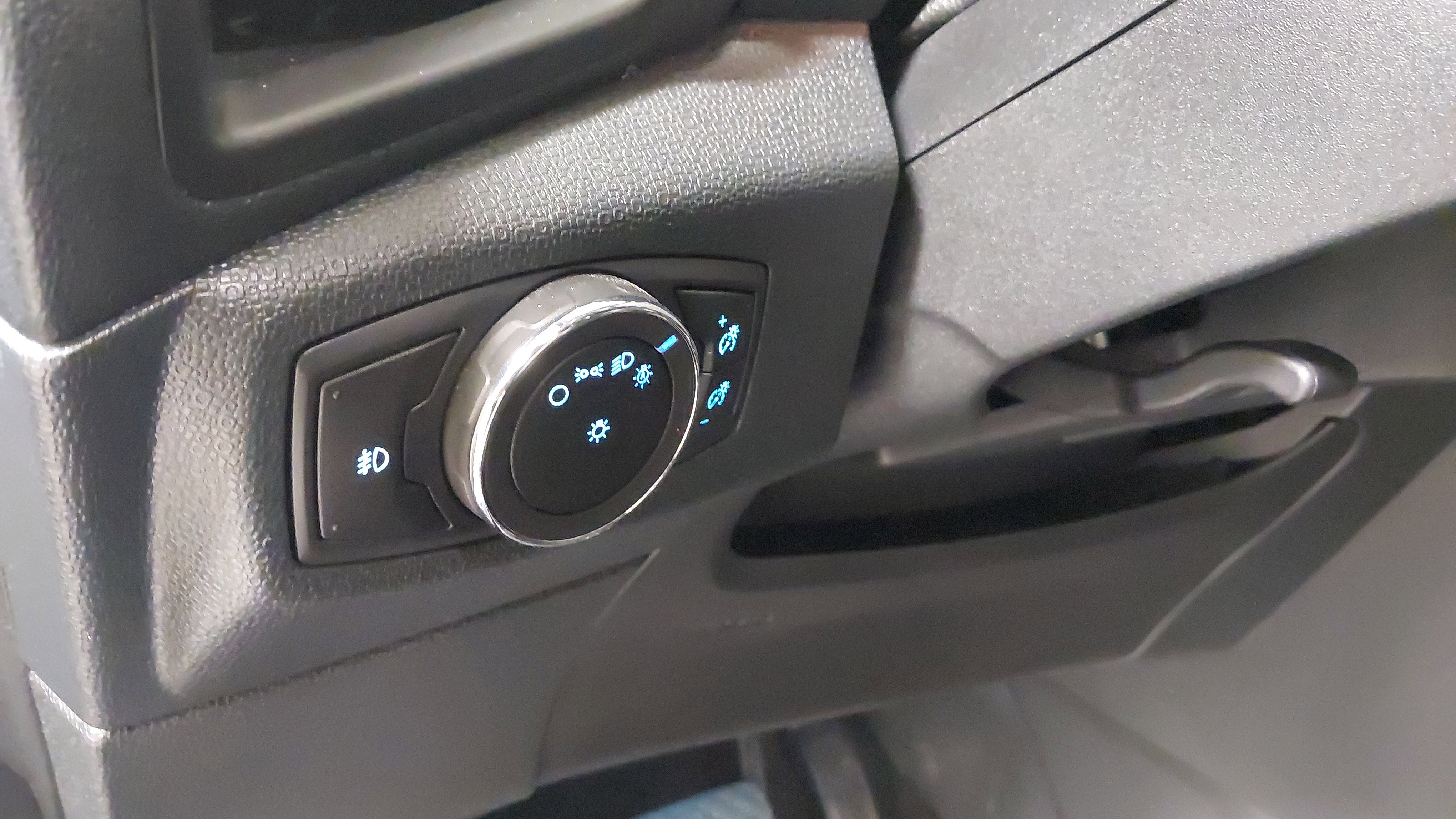 Used 2020 Ford EcoSport Titanium image 23