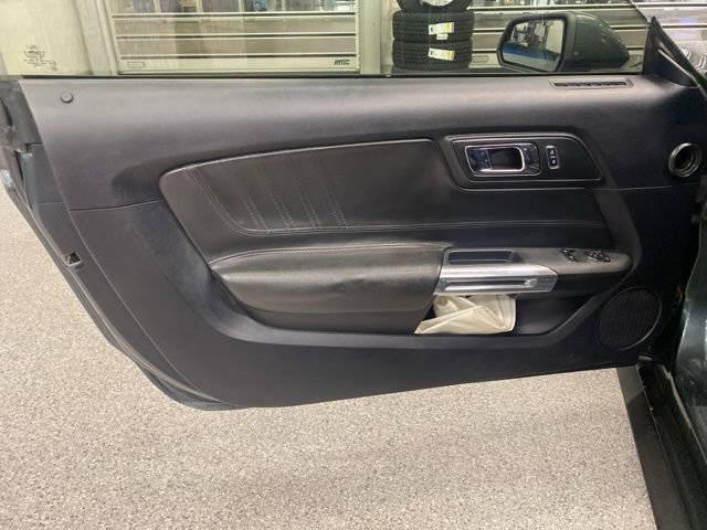 Used 2016 Ford Mustang Coupe image 23