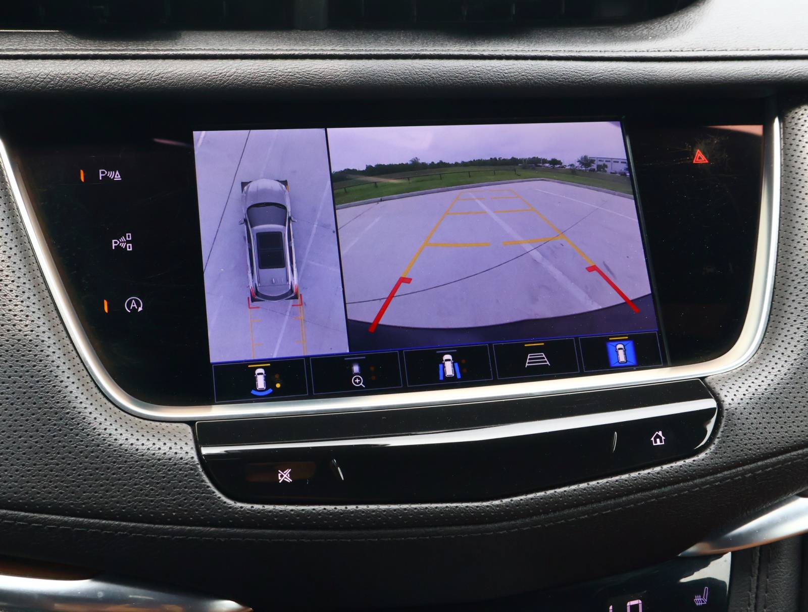 Used 2024 Cadillac XT5 Premium Luxury w/ Technology Package FWD image 27