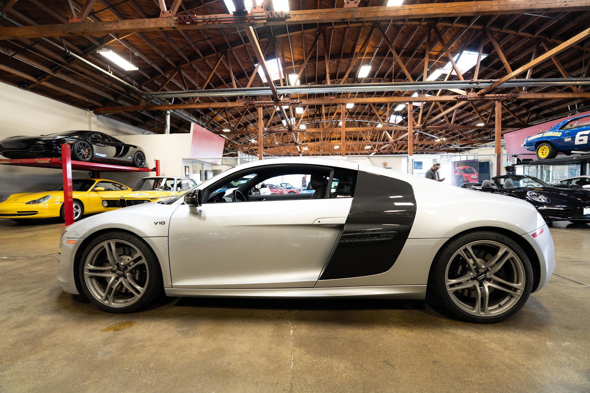 Used 2011 Audi R8 V10 image 18