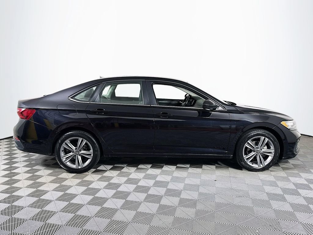 Used 2024 Volkswagen Jetta SE FWD image 8