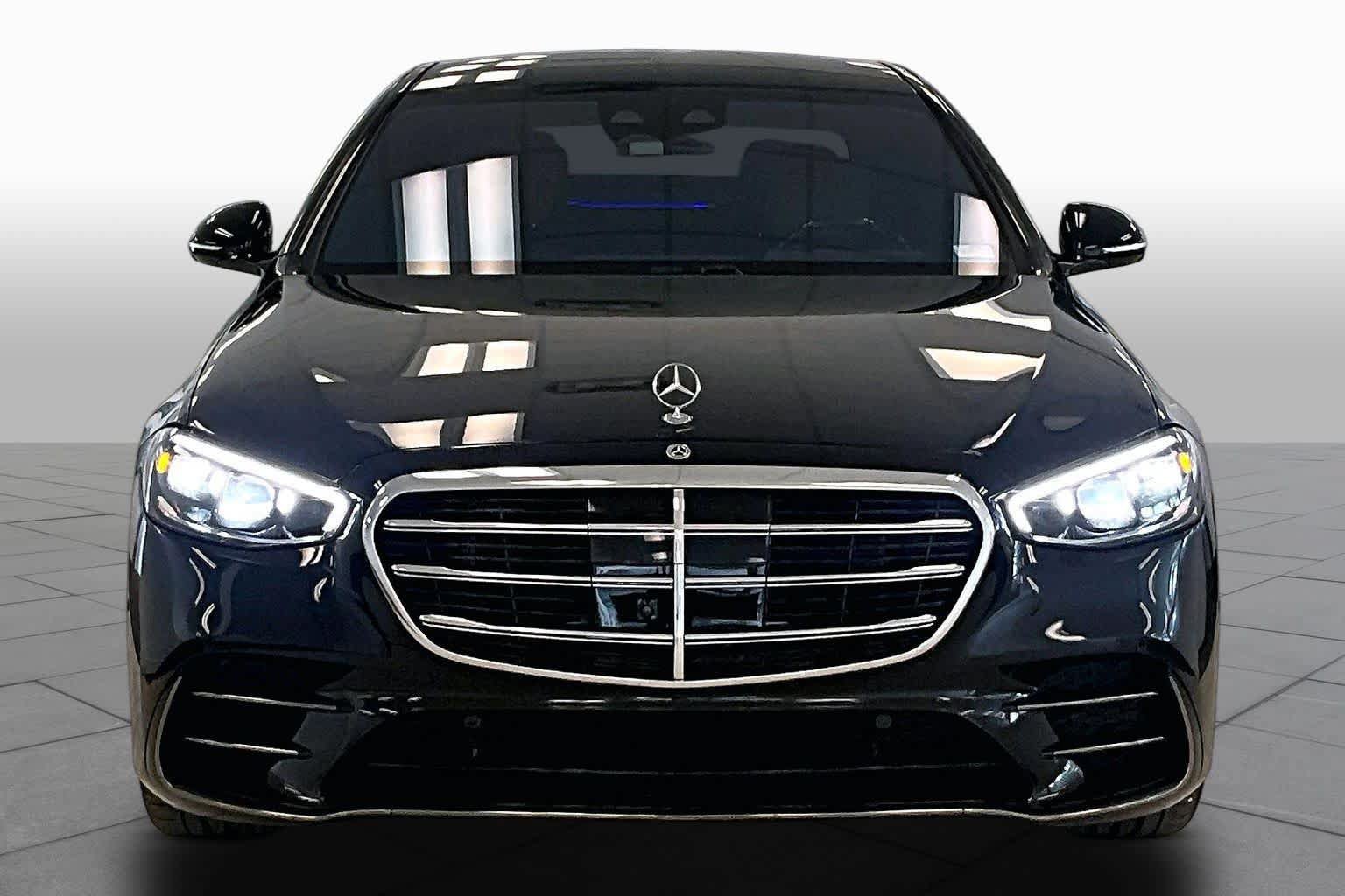 Used 2024 Mercedes-Benz S 580 4MATIC Sedan image 3