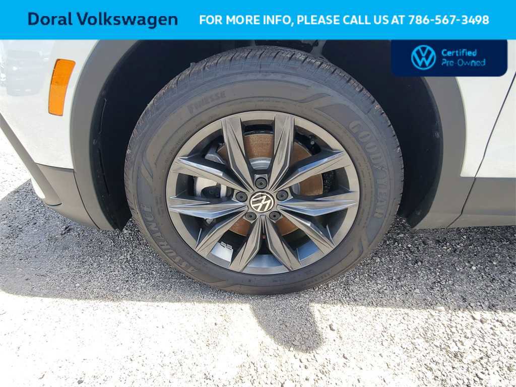 Used 2023 Volkswagen Tiguan SE image 17