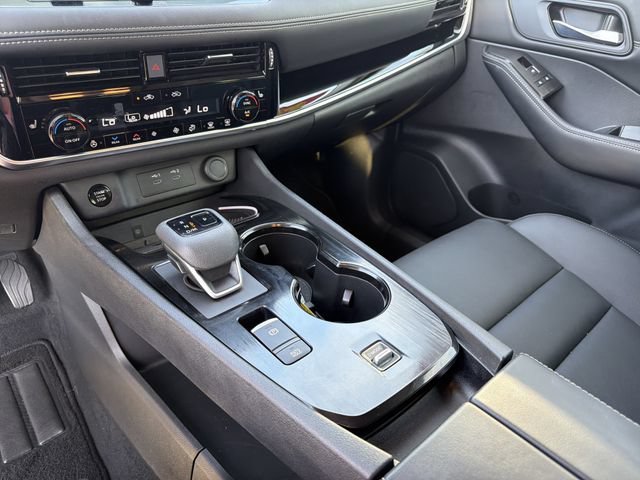 Certified 2025 Nissan Rogue SL w/ Tech Package FWD image 34