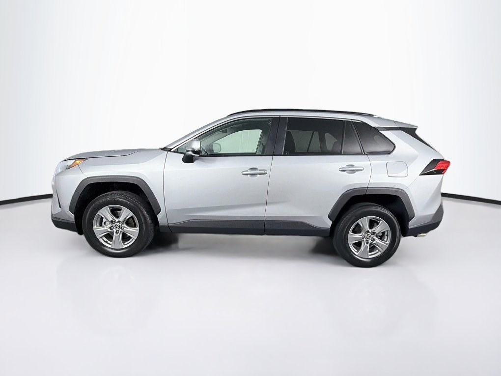 Used 2025 Toyota RAV4 XLE FWD image 6