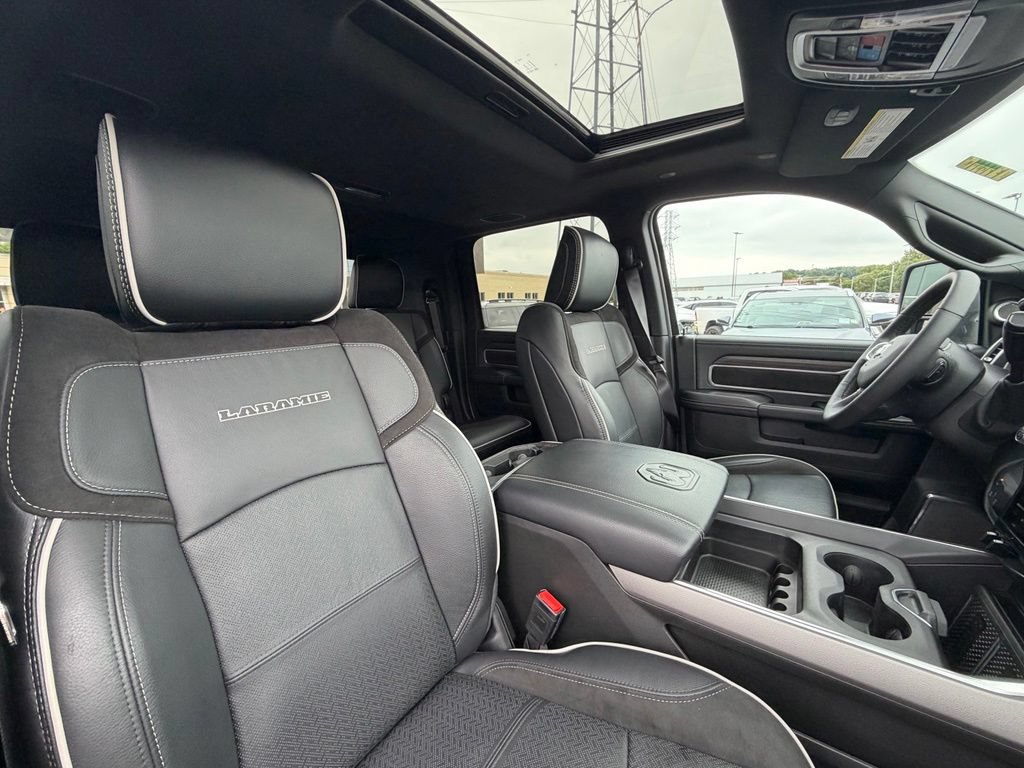 Used 2025 RAM 2500 Laramie AWD/4WD image 19