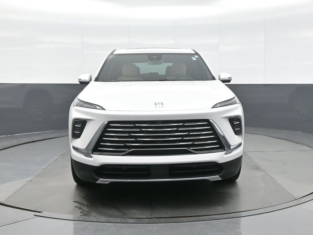 Used 2025 Buick Enclave Preferred w/ Power Package image 2