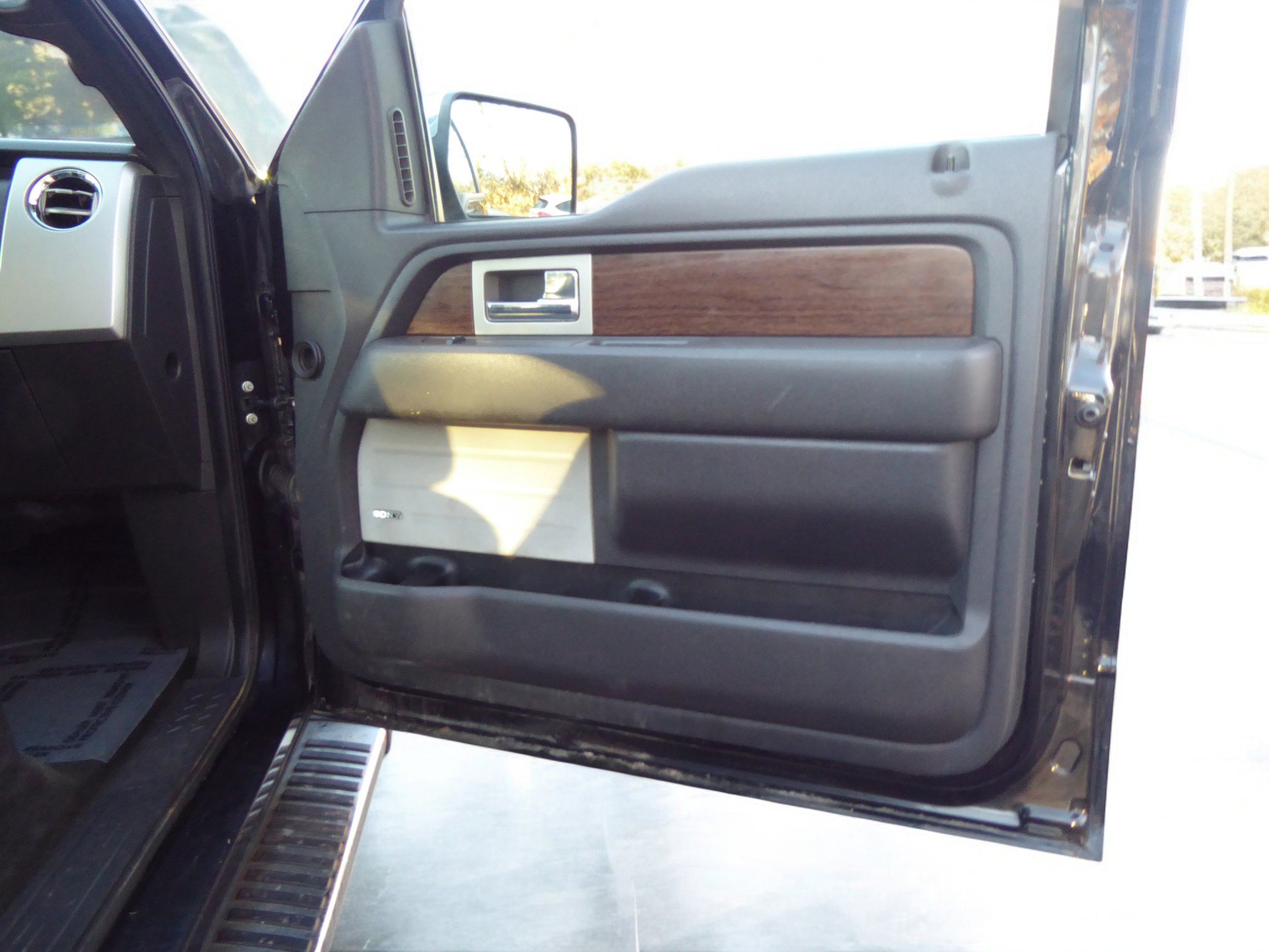 Used 2013 Ford F150 Lariat w/ Luxury Equipment Group image 18