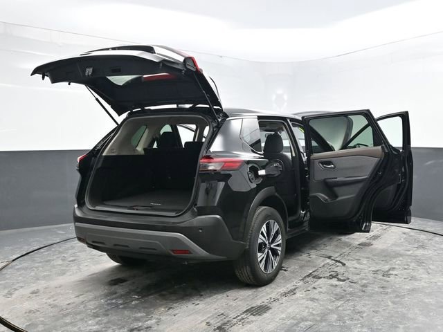 Used 2023 Nissan Rogue SV image 40