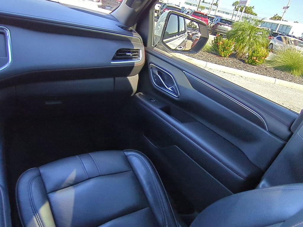 Used 2021 Chevrolet Tahoe RST w/ Luxury Package image 17