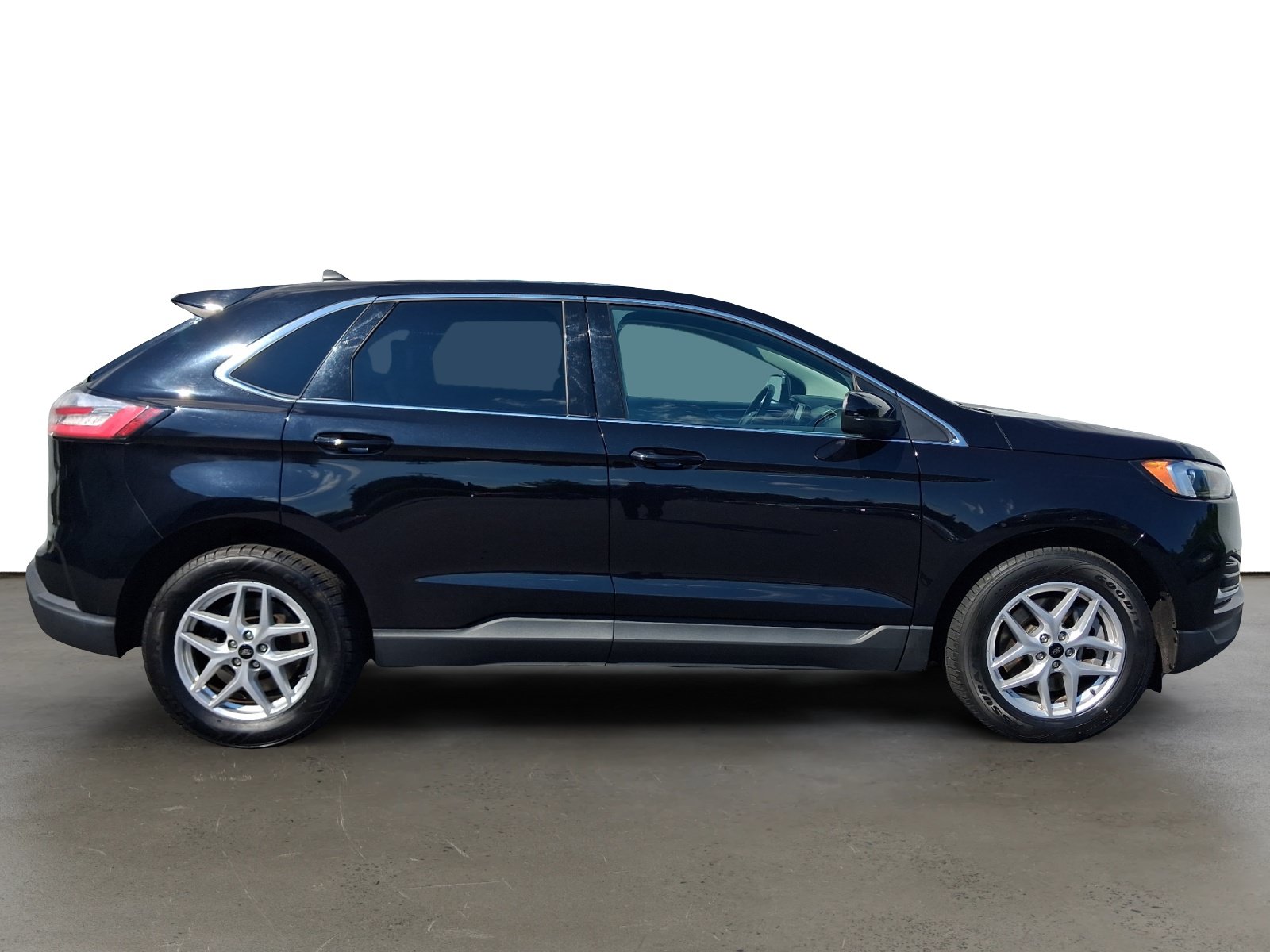 Used 2024 Ford Edge SEL AWD/4WD image 9