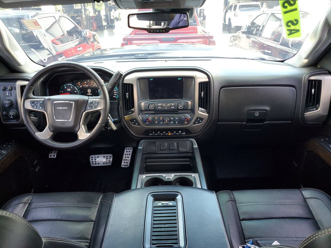 Used 2018 GMC Sierra 2500 Denali w/ Duramax Plus Package AWD/4WD image 12