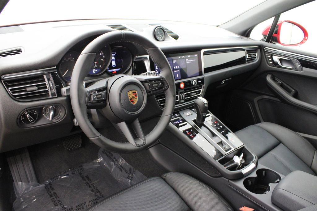 New 2026 Porsche Macan image 4