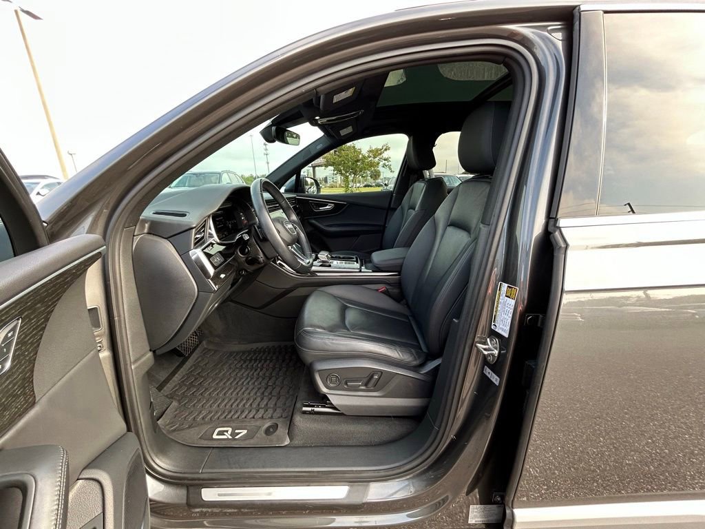 Used 2021 Audi Q7 3.0T Premium Plus w/ Executive Package AWD/4WD image 15
