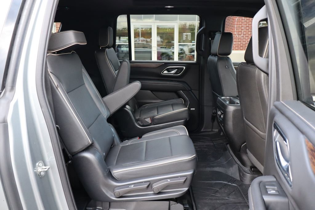 Used 2023 Chevrolet Suburban Premier image 53