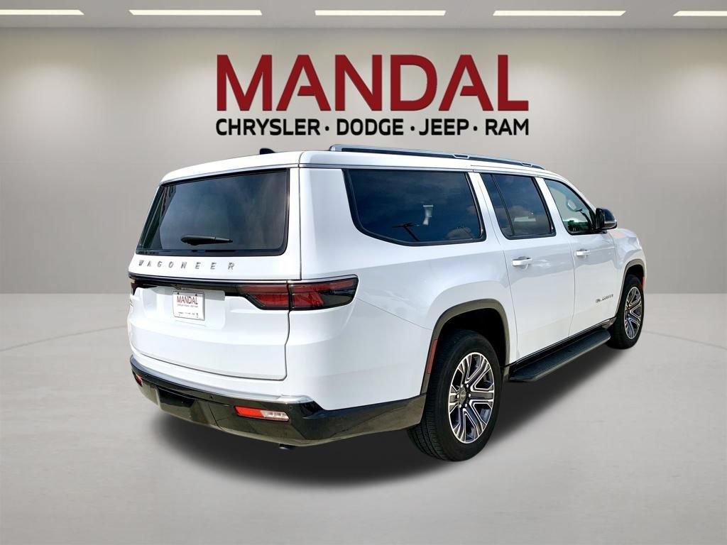 Used 2025 Jeep Wagoneer L Series II AWD/4WD image 6