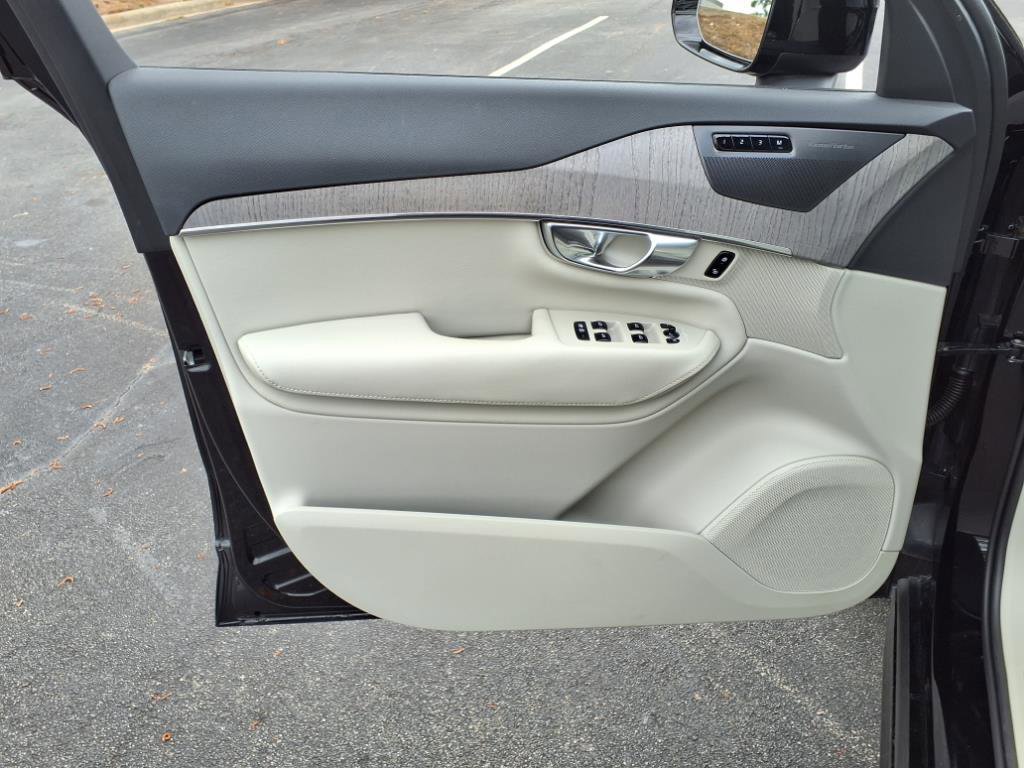 Certified 2023 Volvo XC90 T8 Plus w/ Protection Package image 9