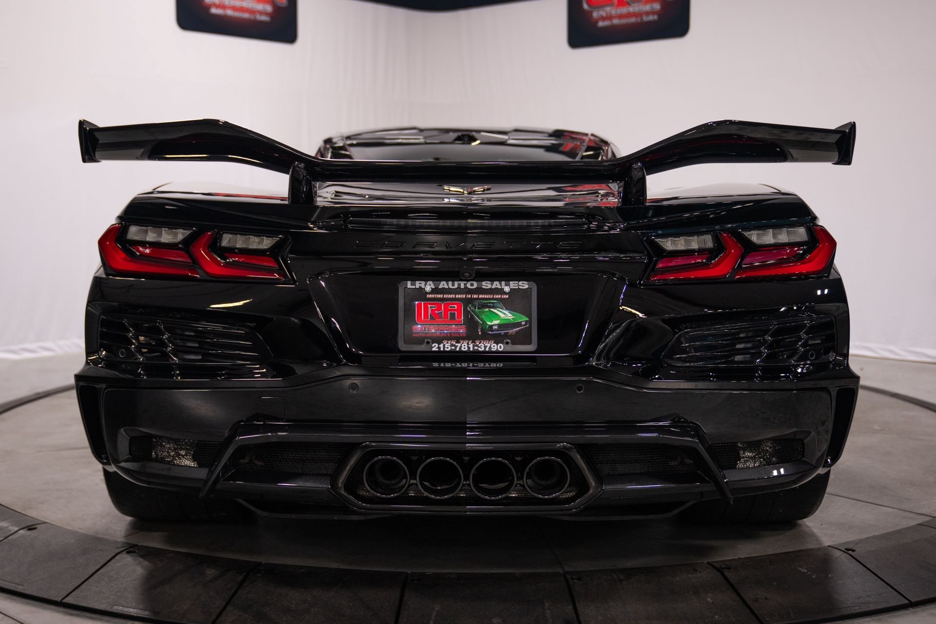 Used 2023 Chevrolet Corvette Z06 w/ Z07 Performance Package RWD image 6