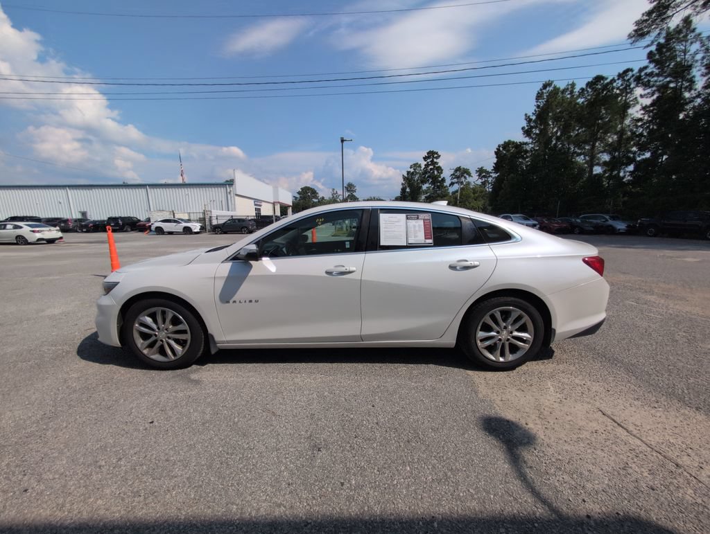 Used 2017 Chevrolet Malibu LT FWD image 5